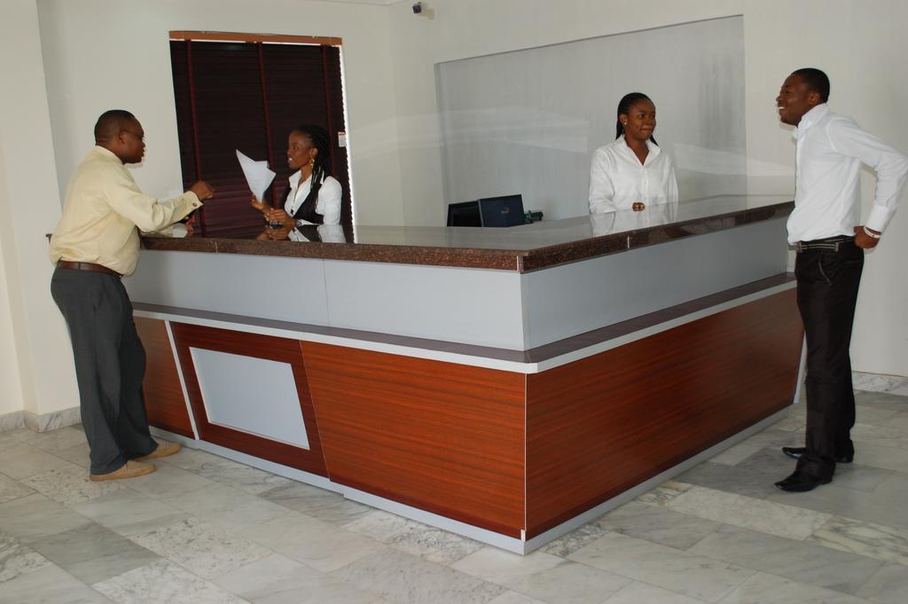 Knightsbridge Hotel Ikeja Bagian luar foto