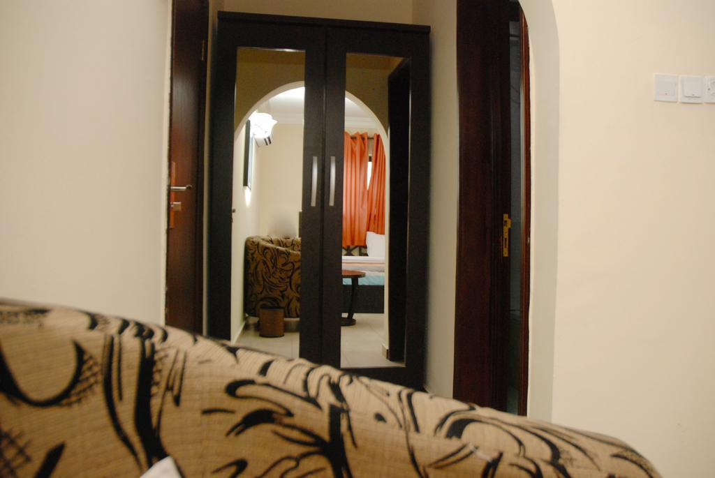 Knightsbridge Hotel Ikeja Bagian luar foto