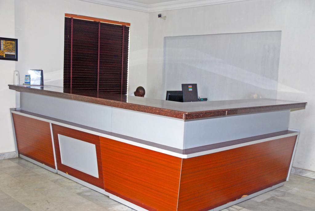 Knightsbridge Hotel Ikeja Bagian luar foto