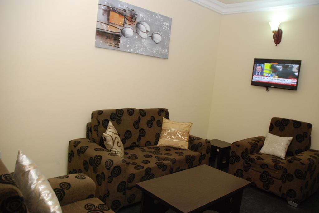 Knightsbridge Hotel Ikeja Bagian luar foto