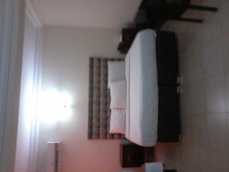 Knightsbridge Hotel Ikeja Bagian luar foto