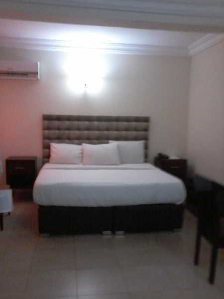 Knightsbridge Hotel Ikeja Bagian luar foto