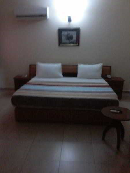 Knightsbridge Hotel Ikeja Bagian luar foto