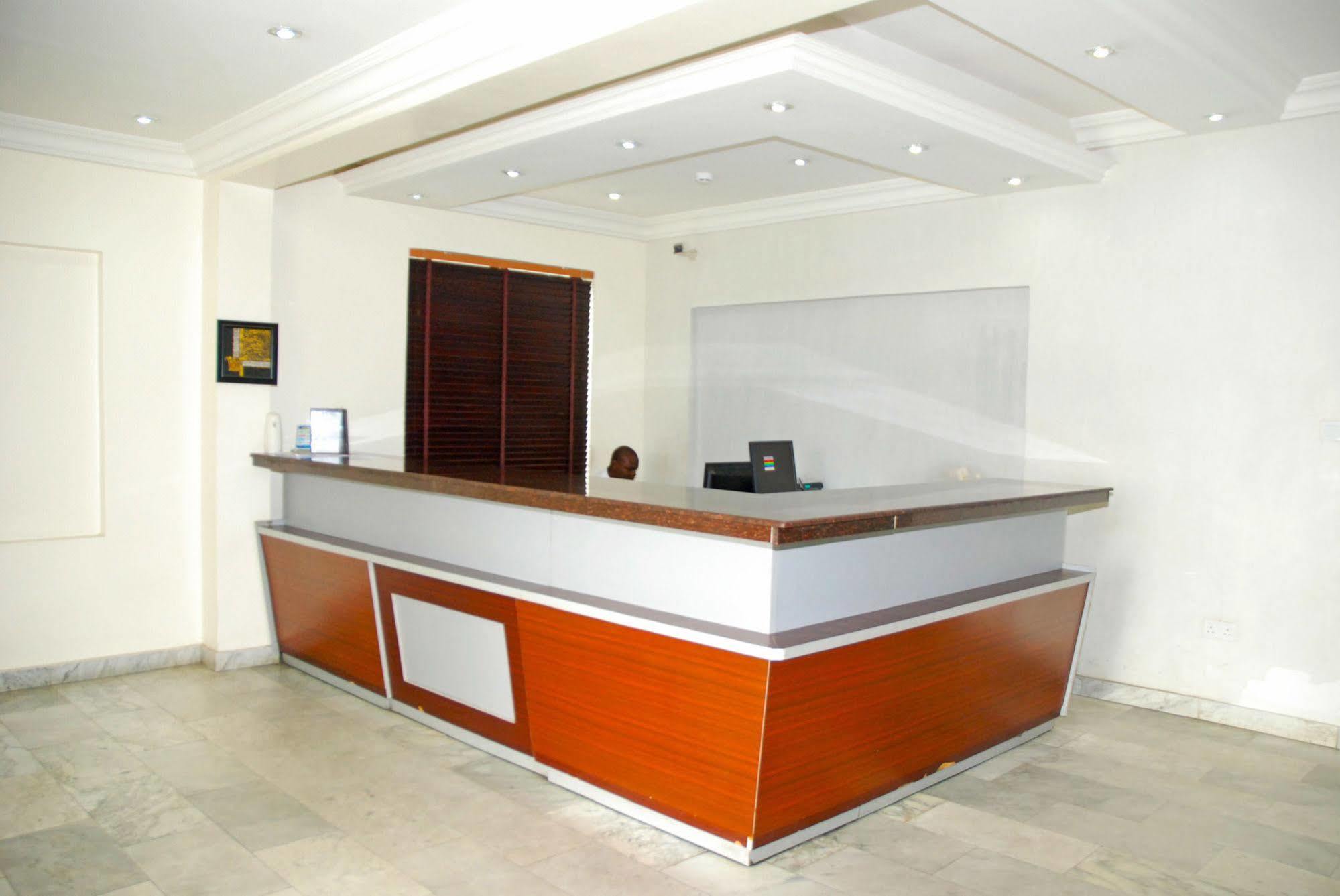 Knightsbridge Hotel Ikeja Bagian luar foto