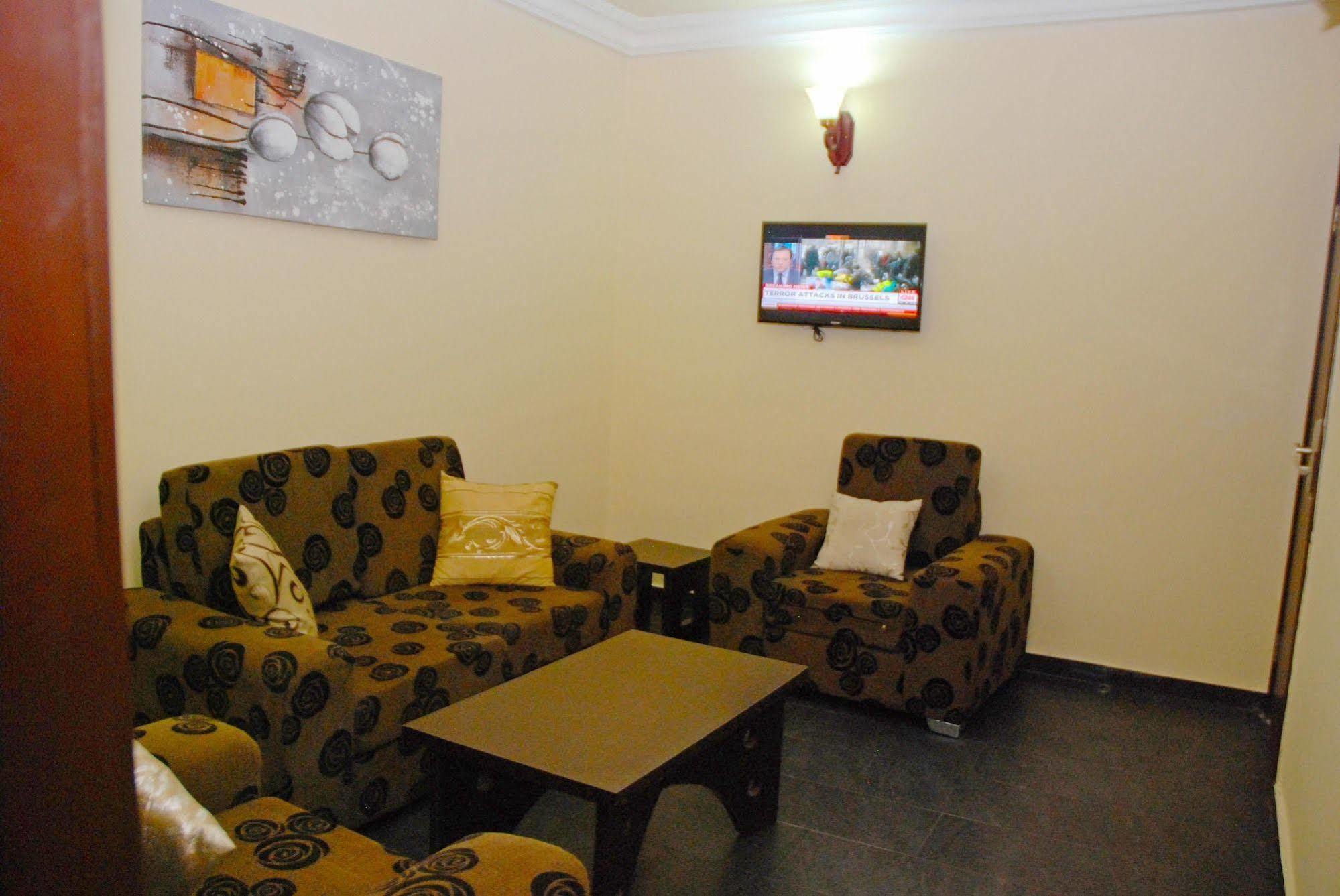 Knightsbridge Hotel Ikeja Bagian luar foto