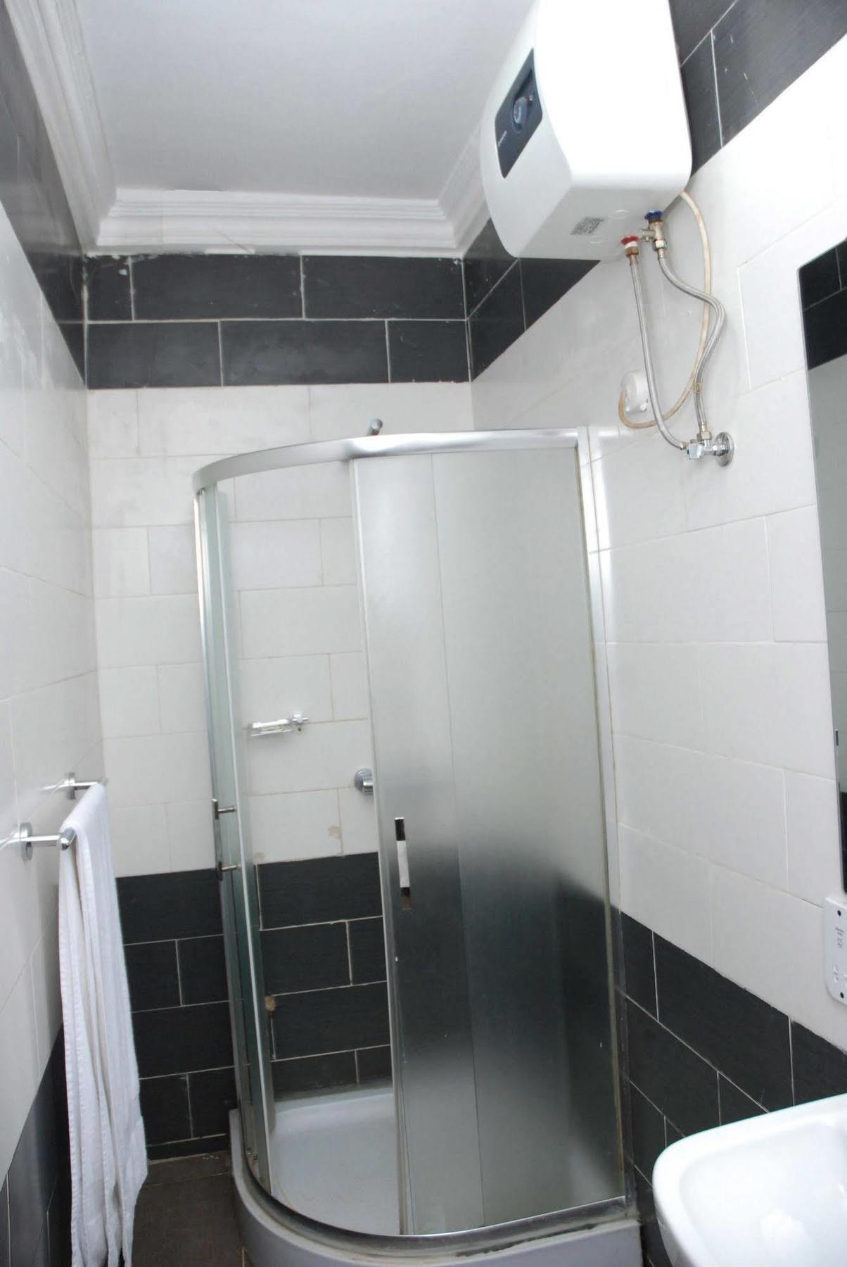 Knightsbridge Hotel Ikeja Bagian luar foto